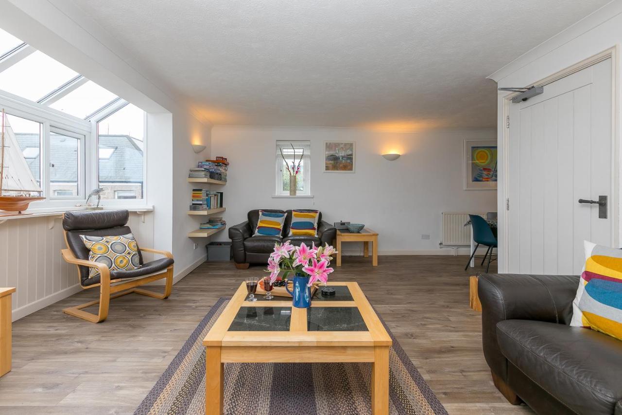 Number One - Stones Court Villa เซนต์ไอฟส์ ภายนอก รูปภาพ