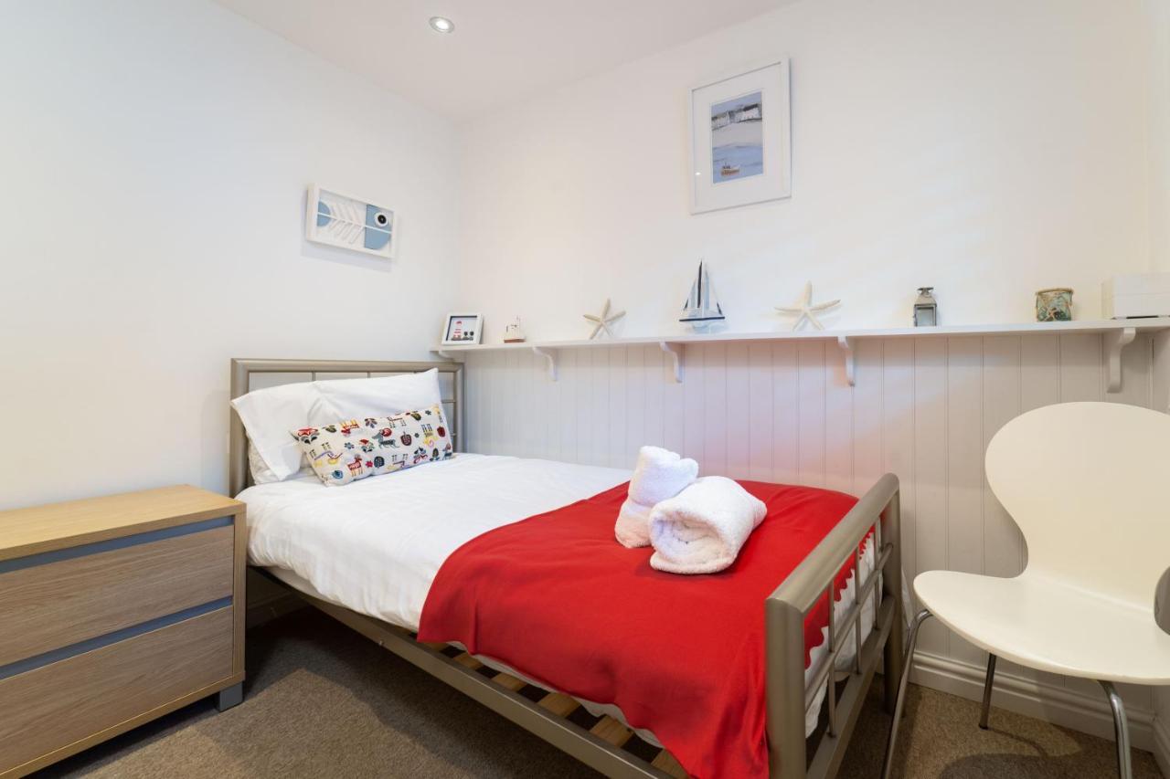 Number One - Stones Court Villa เซนต์ไอฟส์ ภายนอก รูปภาพ