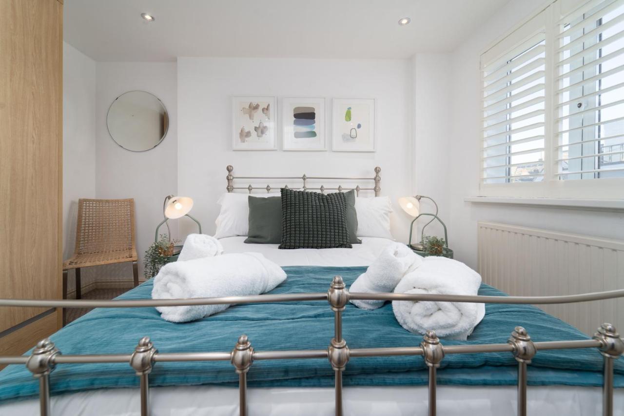 Number One - Stones Court Villa เซนต์ไอฟส์ ภายนอก รูปภาพ